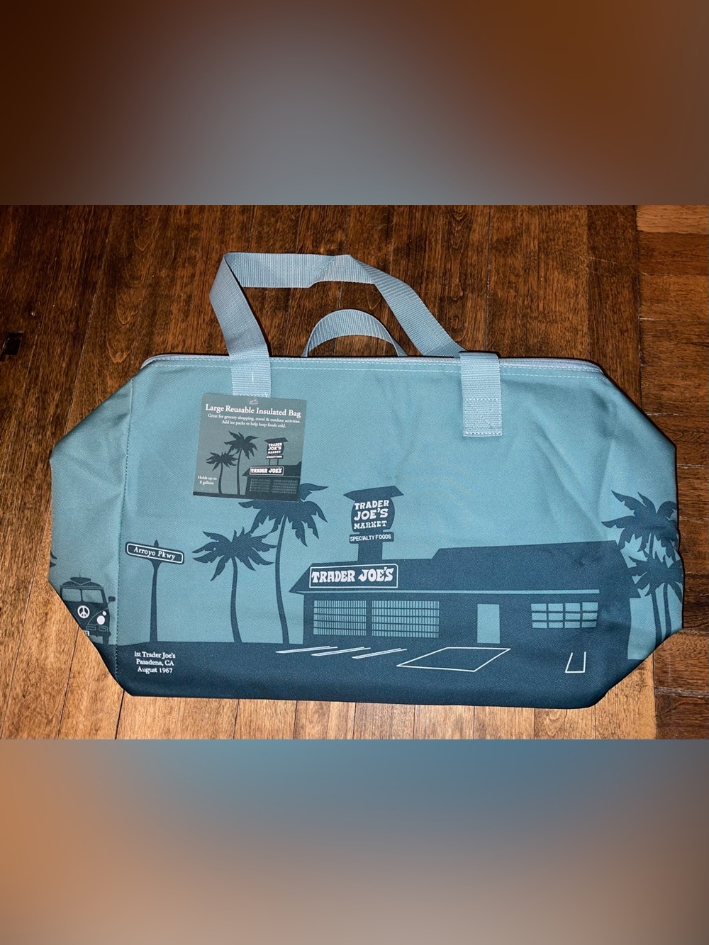 NEW Trader Joe’s Large Reusable Insulated Bag - Limited Edition
